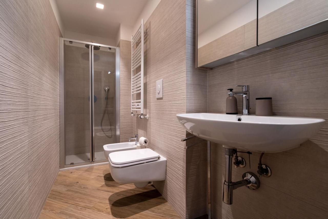 Aurealiving - Trastevere Suite With Rooftop & Gym, Your Place In Rome Exterior photo