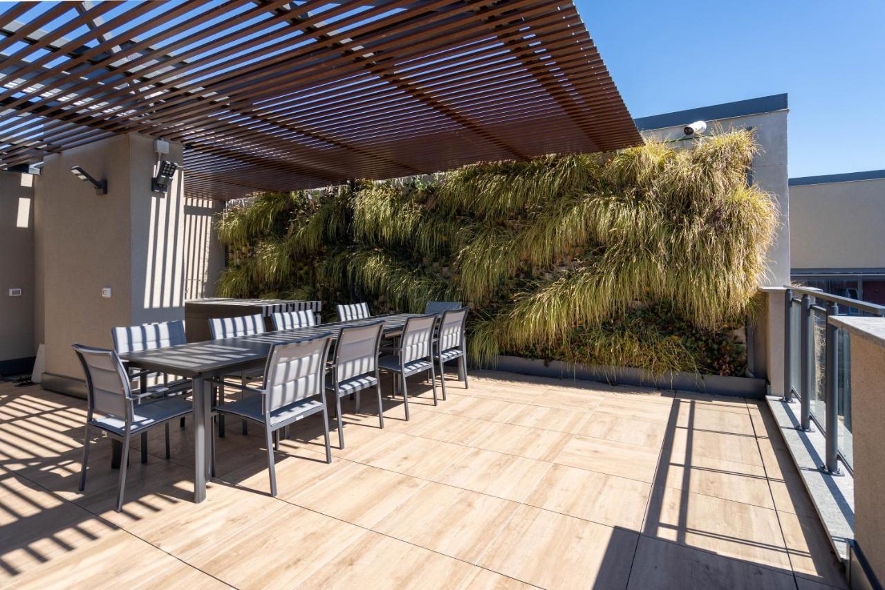 Aurealiving - Trastevere Suite With Rooftop & Gym, Your Place In Rome Exterior photo