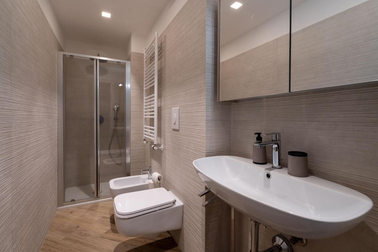 Aurealiving - Trastevere Suite With Rooftop & Gym, Your Place In Rome Exterior photo