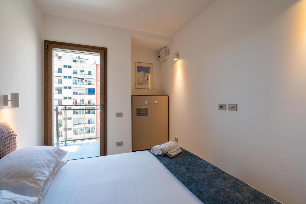 Aurealiving - Trastevere Suite With Rooftop & Gym, Your Place In Rome Exterior photo