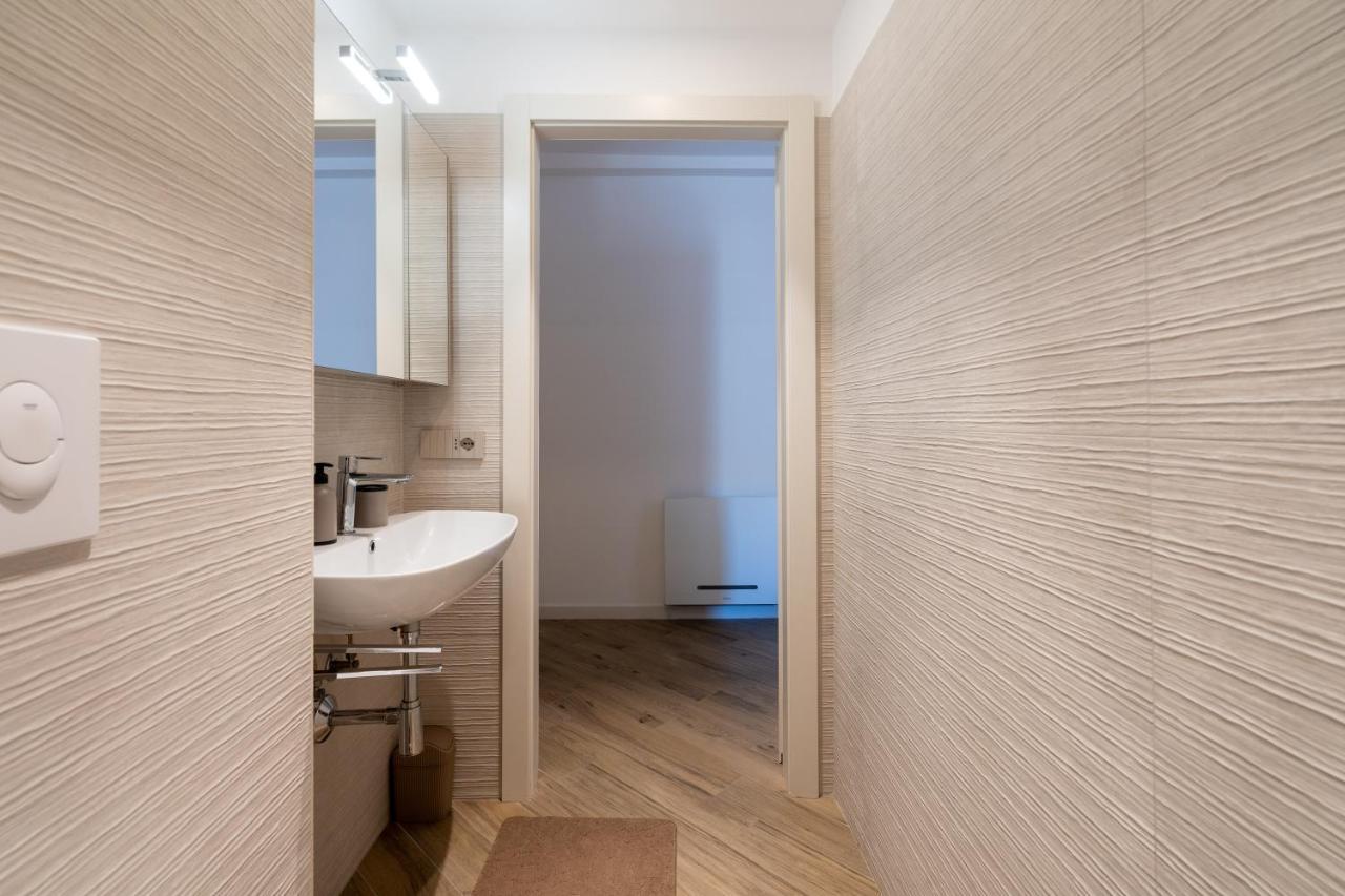 Aurealiving - Trastevere Suite With Rooftop & Gym, Your Place In Rome Exterior photo