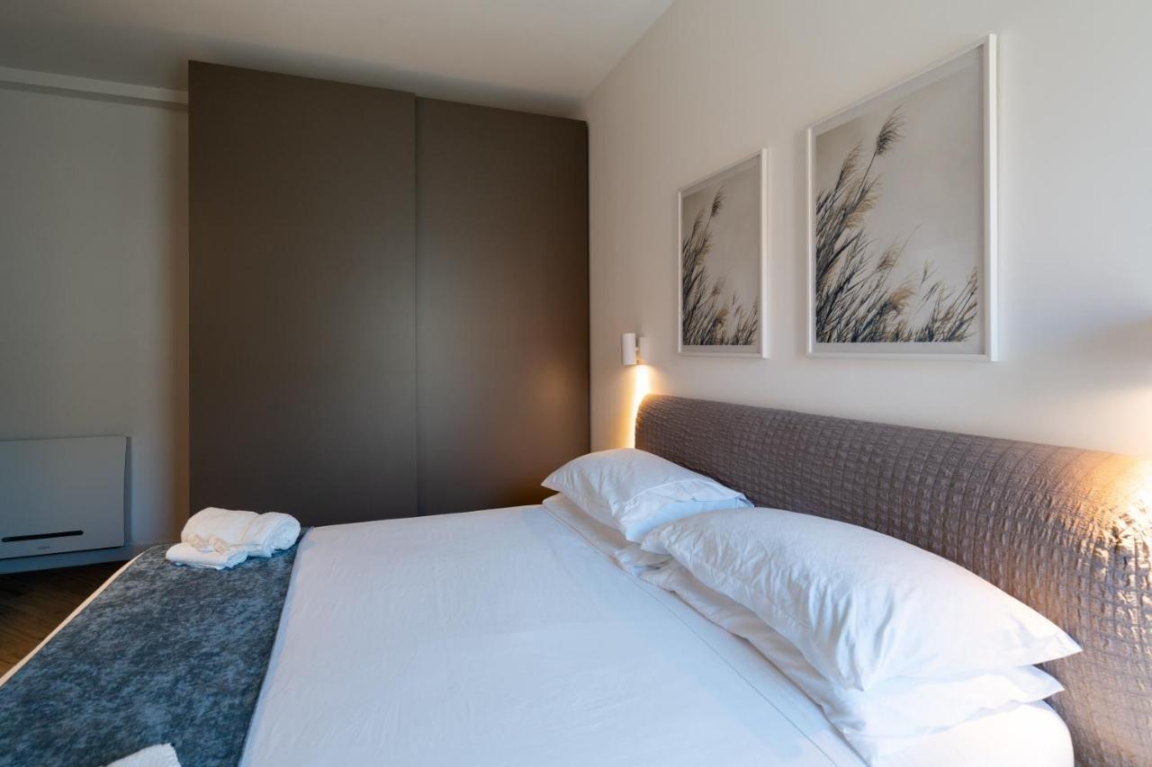 Aurealiving - Trastevere Suite With Rooftop & Gym, Your Place In Rome Exterior photo