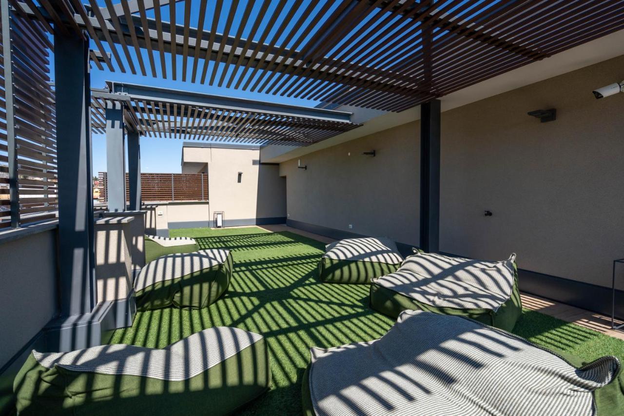 Aurealiving - Trastevere Suite With Rooftop & Gym, Your Place In Rome Exterior photo