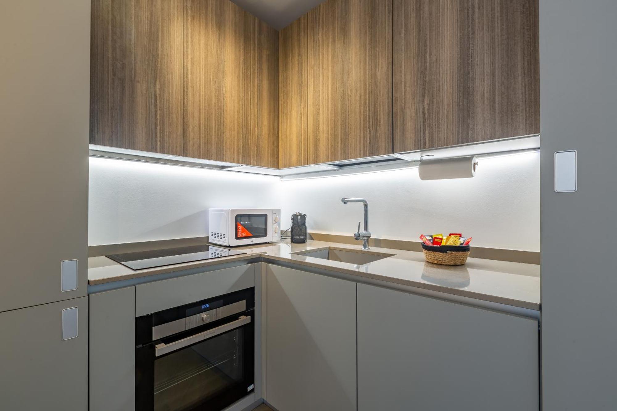 Aurealiving - Trastevere Suite With Rooftop & Gym, Your Place In Rome Exterior photo